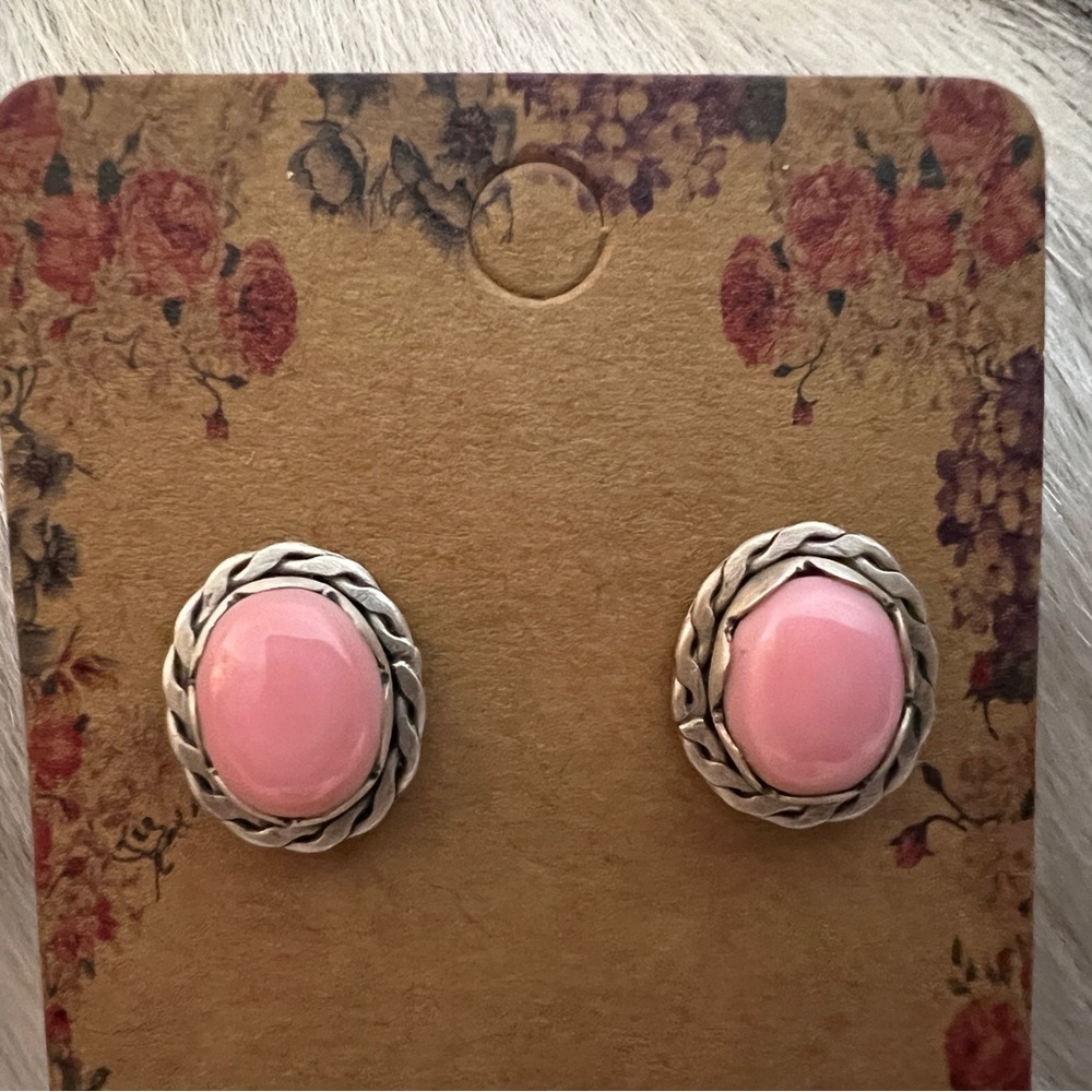❤️ Queen Pink Conch Navajo Style Oval Stud Earrings Matte Brushed Sterling 4gms